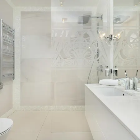Spacious And Cozy Two Bedrooms By Rent Like شقة غدانسك