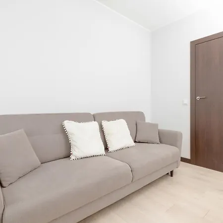 Spacious And Cozy Two Bedrooms By Rent Like