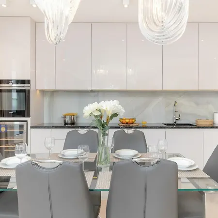 Spacious And Cozy Two Bedrooms By Rent Like شقة غدانسك