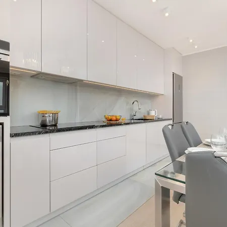 شقة Spacious And Cozy Two Bedrooms By Rent Like غدانسك