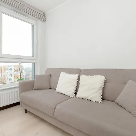 Spacious And Cozy Two Bedrooms By Rent Like *