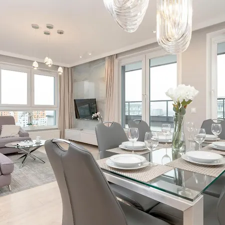 Spacious And Cozy Two Bedrooms By Rent Like *